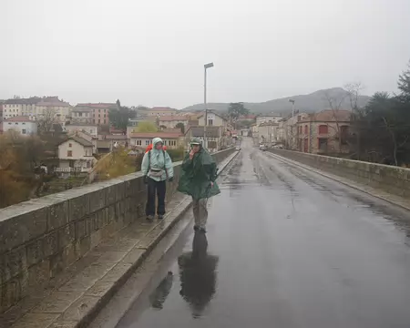 Au même endroit, mais malheureusement c’est pas pareil Au même endroit, mais malheureusement c’est pas pareil.