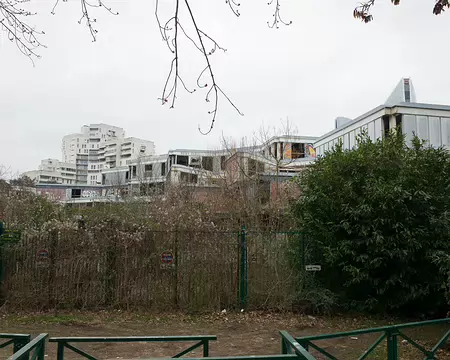2017_02_19_16-54-37 L'école d'architecture de Nanterre (Jacques Kalisz et Roger Salem, 1972). Ce bâtiment de 9 500 mètres carrés sur cinq niveaux, premier établissement public...
