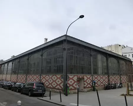 P1060902 Le gymnase des Rigoles. C'était à l'origine la piscine municipale de Belleville