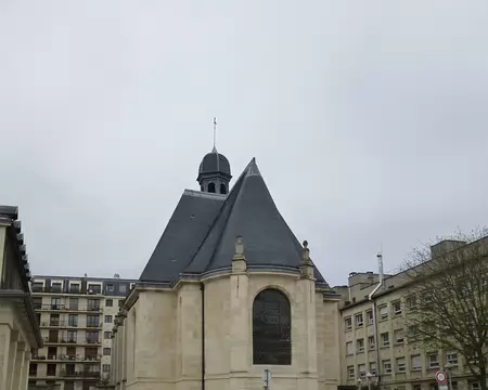 P1060928 Chapelle de l'hôpital édifiée en 1607. La messe mortuaire de Henri IV y fut célébrée en mai 1610.
