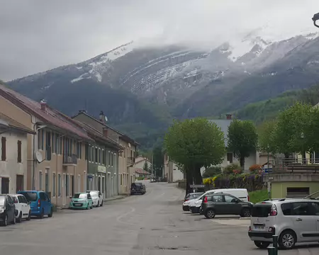 Chézery-Forens : surprise, la neige est tombée en abondance pendant la nuit sur les hauteurs. Et c’est là qu’on va ! Chézery-Forens : surprise, la neige est tombée en abondance pendant la nuit sur les hauteurs. Et c’est là qu’on va !
