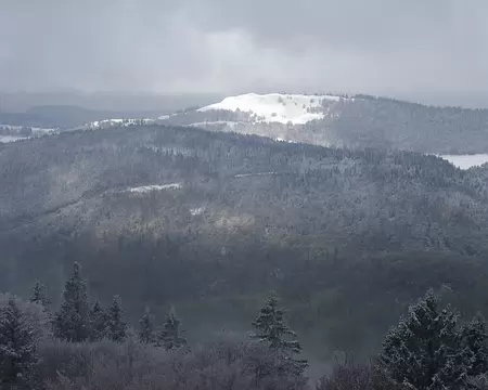 Vue sur le Jura enneigé Vue sur le Jura enneigé