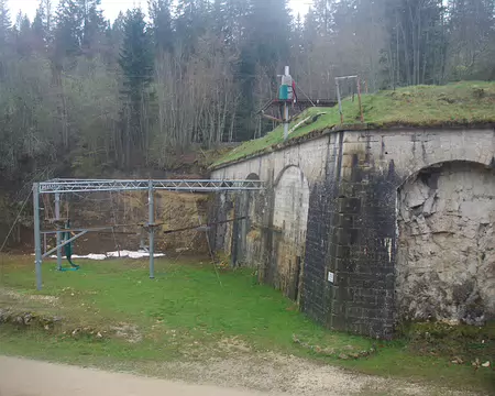 Le fort des Rousses, ex centre d’entraînement commando de l’armée, reconverti dans le civil pour un usage similaire Le fort des Rousses, ex centre d’entraînement commando de l’armée, reconverti dans le civil pour un usage similaire